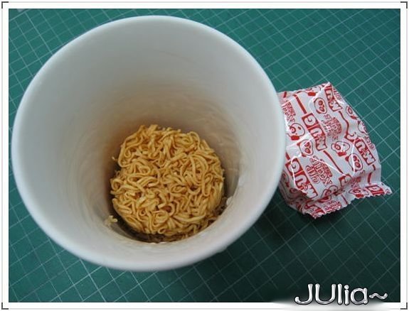 071130日清MUG杯仔麵.jpg 071130日清MUG杯仔麵.jpg