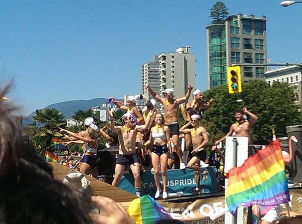 10570412_920393254654311_3029293255683078_n