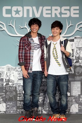 (左起)劉以豪及李宗霖,青春無敵秀新裝 大展秋冬街頭潮流