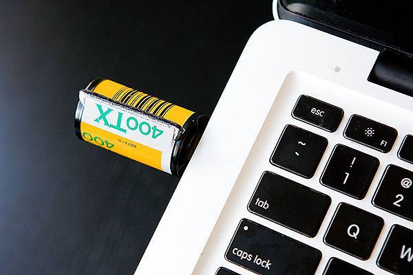 USB-Film-Roll-5-900x600px.jpg USB-Film-Roll-5-900x600px.jpg