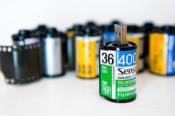 USB-Film-Roll-3-900x600px.jpg USB-Film-Roll-3-900x600px.jpg