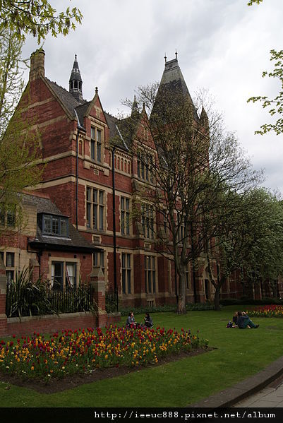 401px-University_of_Leeds_(4th_May_2010)_022.jpg