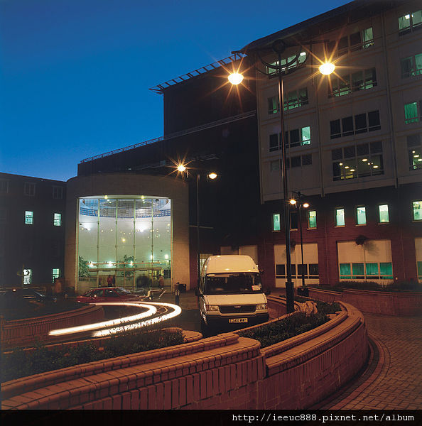 594px-Image-Leeds_General_Infirmary.jpg