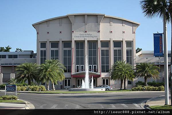 800px-UF_Phillips_Center.JPG