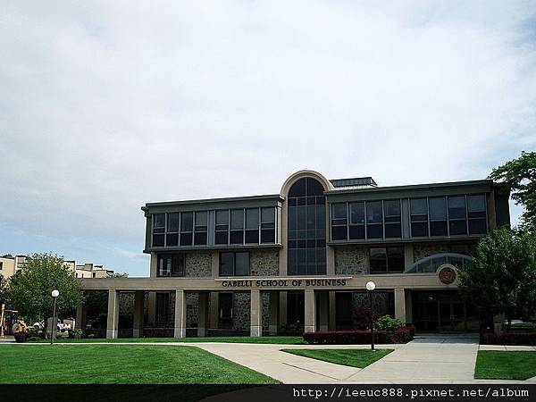 800px-RWU_Gabelli_School_of_Business.jpg