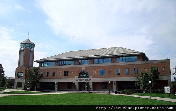 800px-RWU_University_Library.jpg