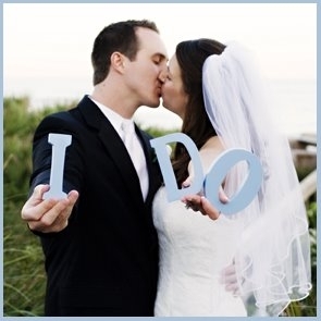 wedding-kiss1 wedding-kiss1