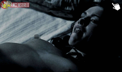 琳娜海蒂過去電影中的大膽露點床戲演出Naked lena headey nude sex sense