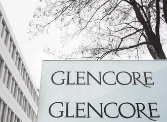 瑞士礦業商Xstrata證實，已收到全球最大商品交易商嘉能可公司（Glencore）提出的併購要約，合組成市值逾800億美元的礦業和交易集團。.jpg