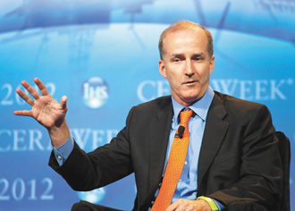 日本福島核災使全球核能安全蒙上陰影，NRG能源執行長克萊恩帶領公司轉向太陽能事業。太陽能產業因技術進步、形式多元和全球市場看好，成為能源亮點。