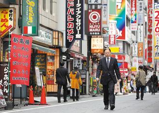 日本第一季經濟成長率優於預期,但可能後續乏力。圖為東京新宿街頭。 日本第一季經濟成長率優於預期,但可能後續乏力。圖為東京新宿街頭。
