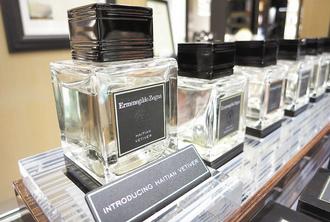 海地香根草打響名號,義大利名店Ermenegildo Zegna有一款香水就稱為Hatian Vetier(海地香根草)。