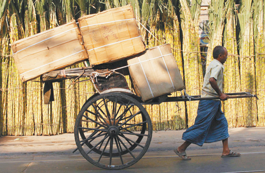 圖為印度一處甘蔗田。聖嬰現象發威,可能加劇極端氣候對商品市場的影響。
