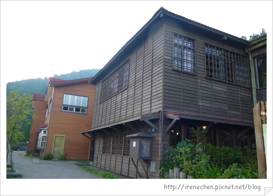 太平山16-蹦蹦車站與雲海咖啡館.jpg 太平山16-蹦蹦車站與雲海咖啡館.jpg