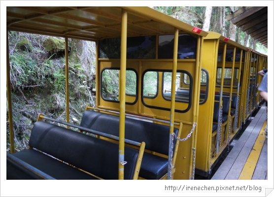 太平山27-人去車空的蹦蹦車.jpg 太平山27-人去車空的蹦蹦車.jpg