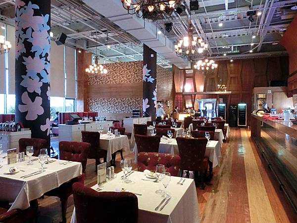 圖1 Toros內湖旗鑑店內觀