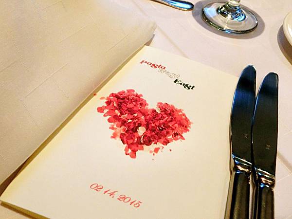 圖1 2015年2月14日紅廚餐廳情人節桌卡