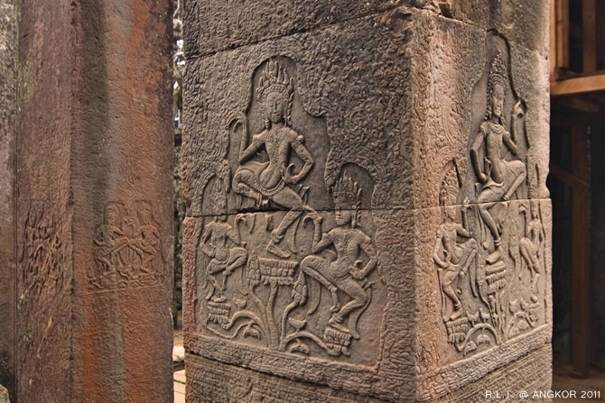 2011 吳哥窟DAY2-大吳哥Angkor Thom 巴戎廟The Bayon (17).jpg