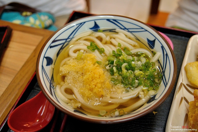 台北-日本丸龜製麵-烏龍麵-牛肉冷釜-明太子飯團 (5).JPG