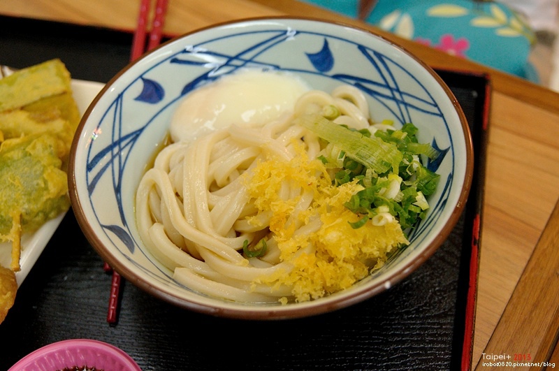 台北-日本丸龜製麵-烏龍麵-牛肉冷釜-明太子飯團 (6).JPG