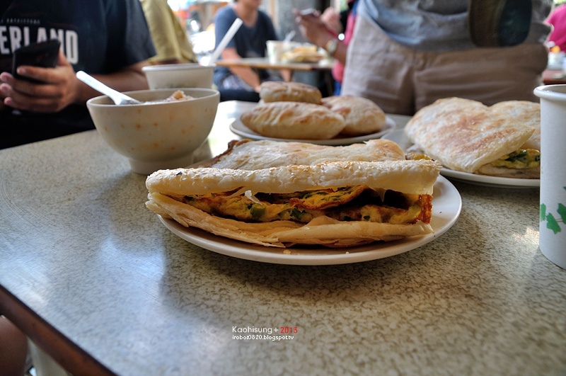 高雄-鳳山市火車站前-曹公路-鸚鵡燒餅油條 (7).JPG