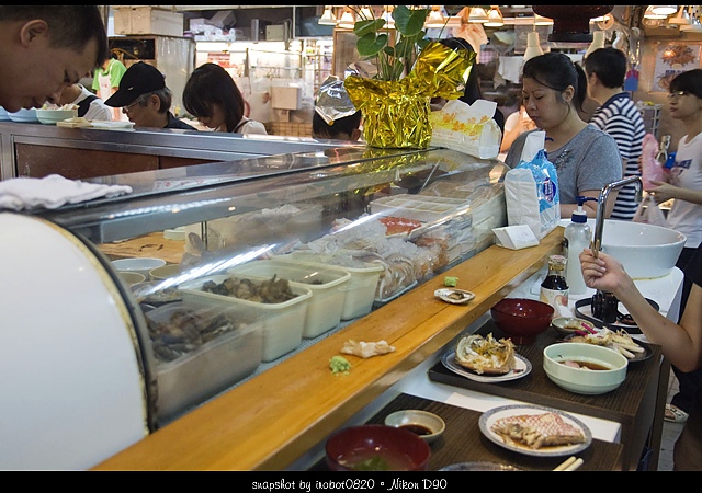 台北士東市場。阿吉師立食。生魚片握壽司_54.jpg