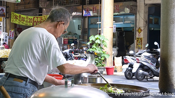 台南國華街美食-石精舅蚵仔煎。永樂牛肉湯_1.jpg