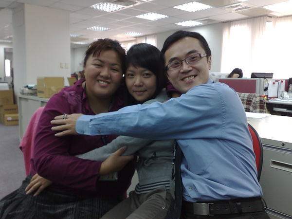 抱抱溫 (2).jpg 抱抱溫 (2).jpg