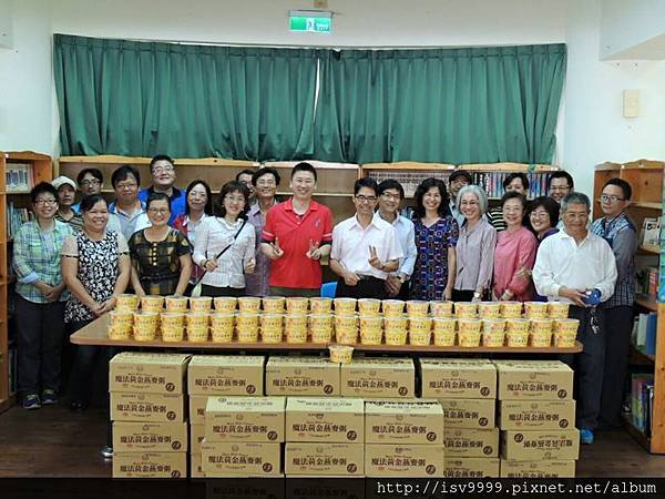 台灣光彩青年團募捐2千箱燕麥粥贈47校