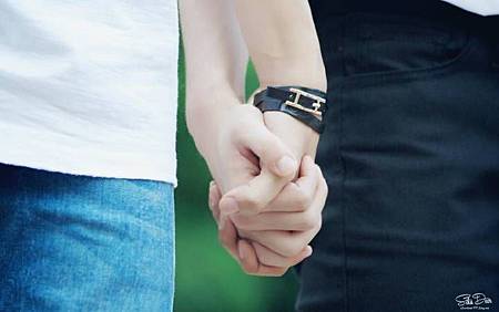 熹哲&炯植牽手近照 熹哲&炯植牽手近照