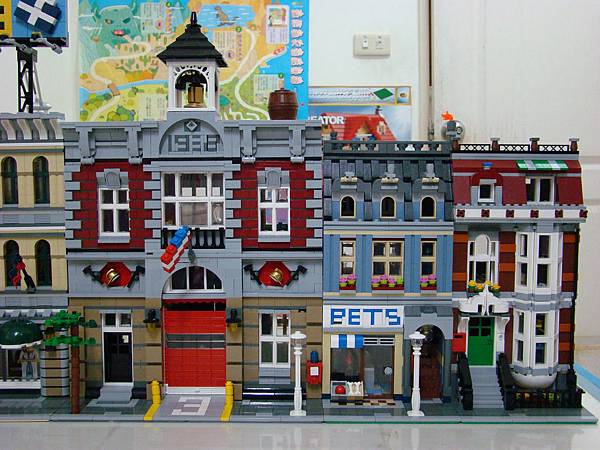 LEGO-10218PETS及10197消防局-3.JPG