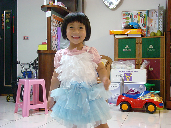20100923柔柔公主裝1.JPG