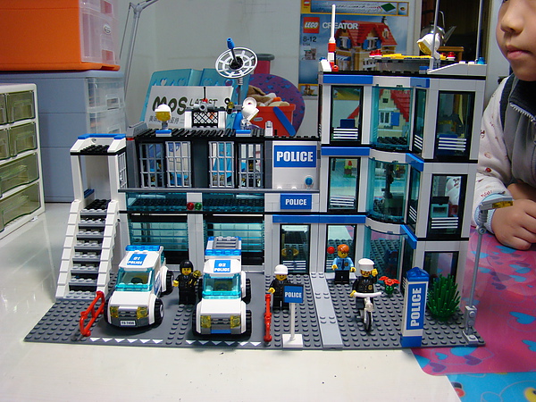 LEGO-7498警察局3.JPG LEGO-7498警察局3.JPG