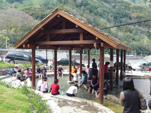 大家泡的不亦樂乎 大家泡的不亦樂乎