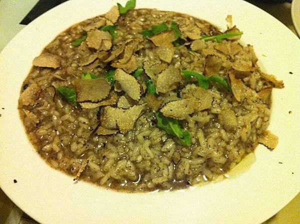 405399_10151117386730795_2094649038_n