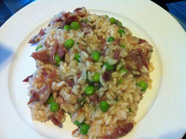 387137_10151117387570795_361391469_n