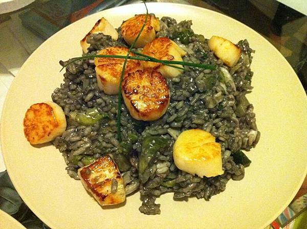 409750_10151117387320795_1986542586_n