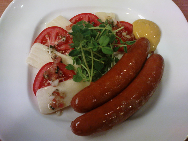 迦拿廚房- 番茄乳酪加巴伐利亞熱狗