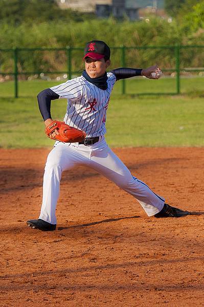 東吳朱顯倫(17號)今完投6局率隊奪勝