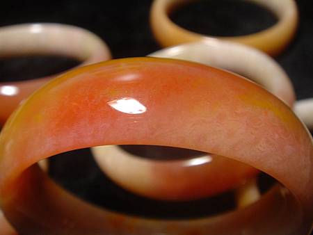 細花粉紅珊瑚玉鐲_成品