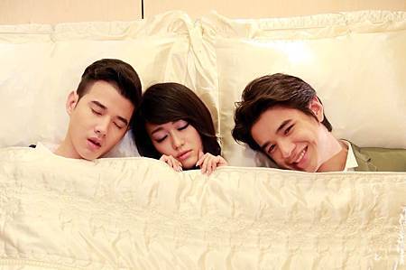 馬力歐、西野翔、New大膽拍床上3P照3