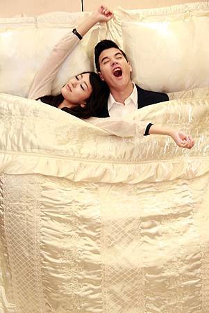 馬力歐床上哈欠連連、西野翔伸懶腰