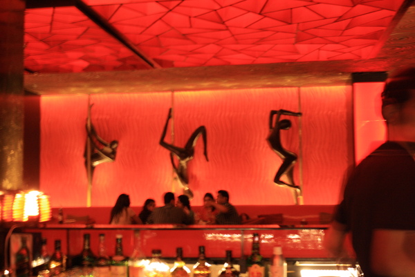 夜店的裝潢,前衛大膽 夜店的裝潢,前衛大膽