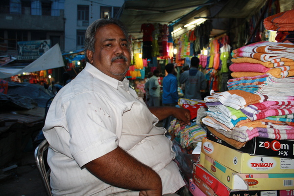 Main Bazzar賣毛巾的胖伯伯