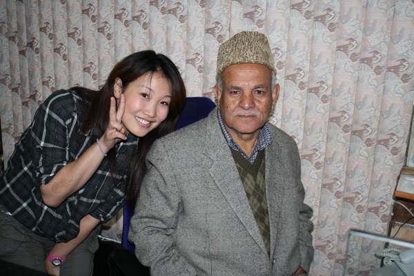 超大方老闆,還請我多吃一塊核桃派,超多核桃的!我快撐死了 超大方老闆,還請我多吃一塊核桃派,超多核桃的!我快撐死了