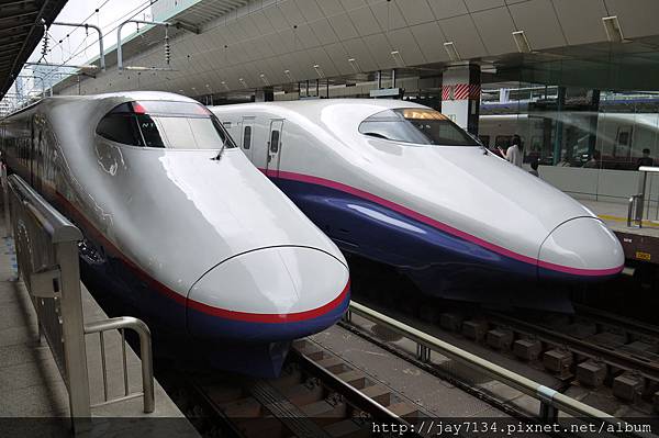 主要行驶长野新干线的e2系列电联车