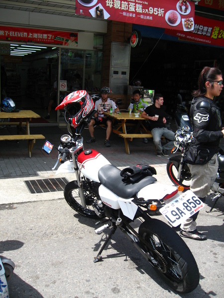 IMG_1571.jpg IMG_1571.jpg