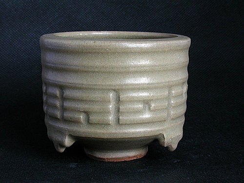 龍泉窯　青磁 陰刻 輪線 筒盃 龍泉窯 青磁 陰刻 輪線 筒盃