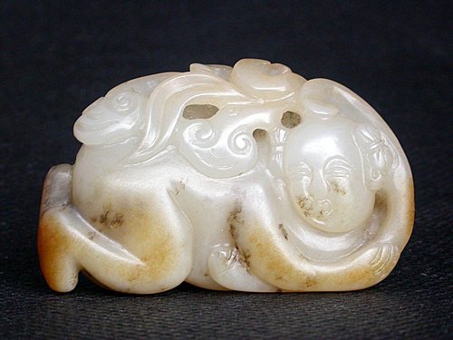 5B.一件和闐白玉帶皮籽料如意童子的收藏(99.1.23)－老莊的敝帚-中國