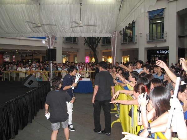 IMG_2411.JPG IMG_2411.JPG